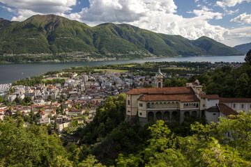 Madonna del Sasso in Locarno mit Lago Maggiore im Tessin