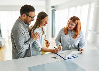 couple house property agent home real estate business buying apartment agreement deal client buyer new loan pregnant pregnancy motheragreement sign signing contract maternity belly motherhood