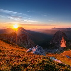 Early Morning Glow: Stunning Mountain Views as the Sun Rises

