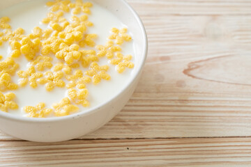 cereals with fresh milk