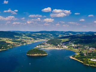 Jezioro Rożnowskie z lotu ptaka. © Jacek