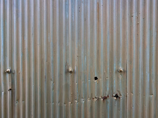 古い　錆びた　トタン板の壁	