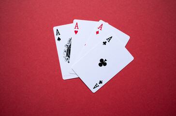 揃ったトランプのエース