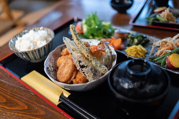 美味しいフライの盛り合わせ