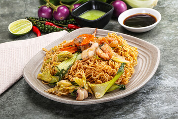 Asian cuisine - Fried noodles with seafood