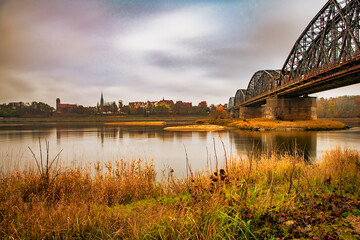 Obraz premium brydż, rzeka, italia, firenze, gród, architektura, woda, europa, arno, podróż, firenze, punkt orientacyjny, most złotników, budowa, toskania, antyczny, tourismus, miasteczko, niebo, stary, włoch, śred