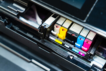 家庭用 インクジェット プリンター の インクタンク を 交換 する 【 インク代 の イメージ 】