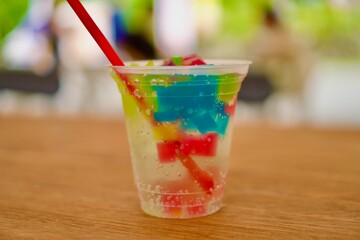 綺麗なトロピカルなドリンク