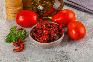 Sundried red tomatoes in the bowl