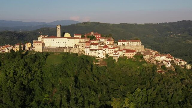 Motovun Village in Croatia. It is a village and a municipality in central Istria, Croatia. In ancient times, both Celts and Illyrians built their fortresses at the location of present day Motovun V