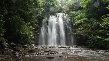 Fototapeta premium Ellinjaa falls on a rainy day in QLD Australia tropical rainforest