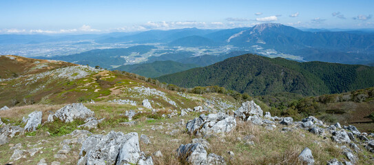 霊仙山のカルスト地形