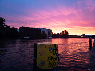 Sonnenuntergang in Berlin an der Spree
