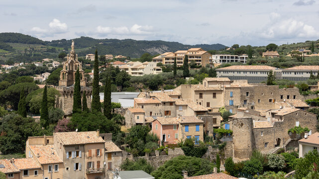 Nyons et la tour Randonne