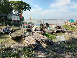 fishing boats on the river11