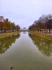 Obraz premium Photograph with a view of the palace and the river
