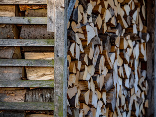 Brennholz Lager im Freien