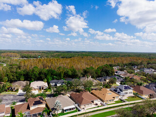 Fototapeta premium Florida houses and blue sky in Fall 