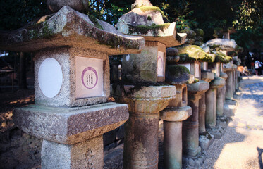 japanese stone lanterns
