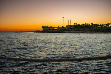 Naklejka premium sunset over the sea