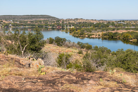 Trail around rocks and vegetation at Inks lake