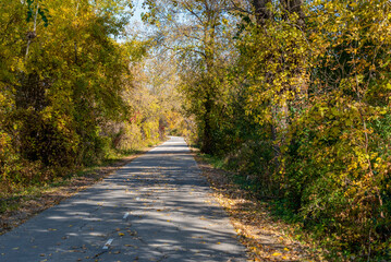 Obraz premium Fox River Trail In Fall Near De Pere, Wisconsin