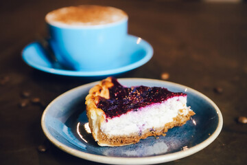 rasberry cheesecake with cappucino