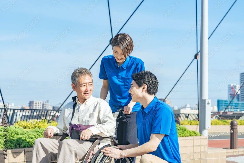 Aufkleber 介護士、デイサービス、ヘルパー、高齢者、お年寄り、デイケア、リハビリ、介護、サポート、サービス、会話、支援、笑顔、元気、ポジティブ、グループ、仕事、職業、アルバイト、青空、屋外、外出、レク、散歩、健康、老後、シニア、老人、男性、女性、日本人、歩道、励ます、信頼、感謝、応援、チームワーク、ウェルネス、スタッフ、老人ホーム、施設、介護福祉士、ホームヘルパー、街、行政、ボランティア、保険、障害、障がい者