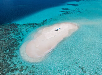 Sandbank experience with picnic in Gaafu Dhaalu Atoll Maguhdhuvaa Island, Maldives