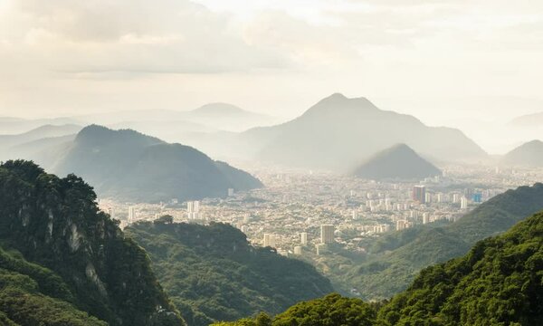 Panoramic Views of Lushan Mountain and Jiujiang City