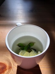 green tea with mint