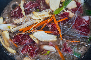 ginseng bulgogi boiling in the pan