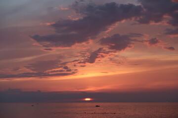 Obraz premium sunset over the sea