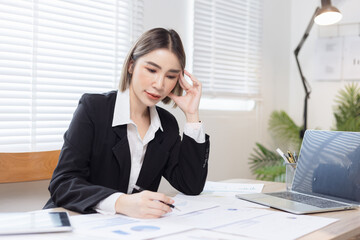 businesswoman working with analysis data investment plan, Business startup and marketing presentation,