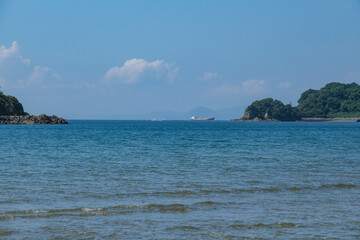 Fototapeta premium 瀬戸内海を見渡せる興居島の鷲ヶ巣海水浴場