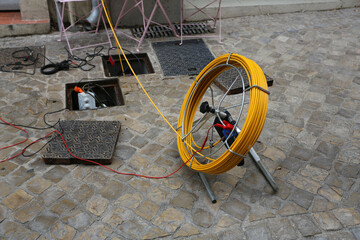 Aiguille tire câble pour installation de la fibre optique en ville