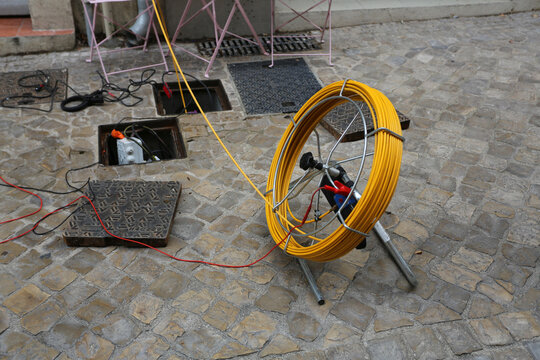 Aiguille tire c&acirc;ble pour installation de la fibre optique en ville