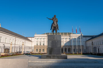 Naklejka premium Poland capital warsaw new world street parliament building and old town and royal castle images