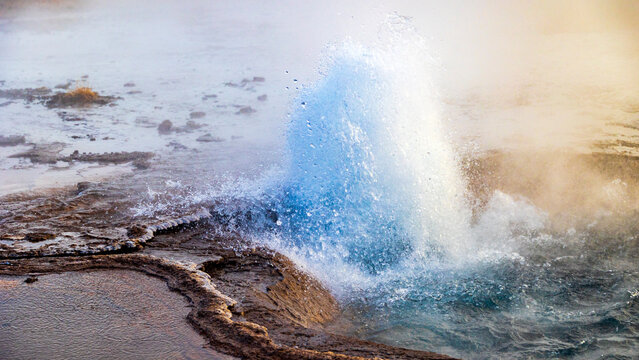 Iceland / Haukadalur Geothermal Area / Blesi