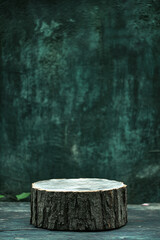 Naklejka premium Empty bark stump podium provides a natural wooden surface for showcasing products in an eco-friendly, rustic display