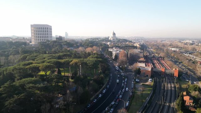 Vista aerea del Colosseo quadrato o palazzo della Civilt&agrave; Italiana a Roma in zona Eur. Palazzo della Civilt&agrave; del Lavoro.