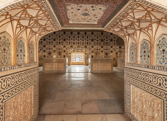 Obraz premium Sheesh Mahal (Mirror Palace) interior decoration the beautiful and most famous part of Amber Fort Jaipur, Rajasthan, India.