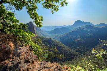 Obraz premium Beautiful Sunset view of satpura mountain range, View from Priyadarshini Point, Pachmarhi, Madhya Pradesh, India.