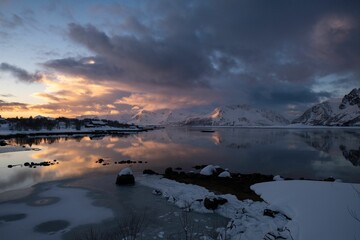 Obraz premium Winter Sunset Over Lofoten Mountains