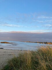 Fin de journée autour de Barfleur dans le Cotentin en France au couché de soleil