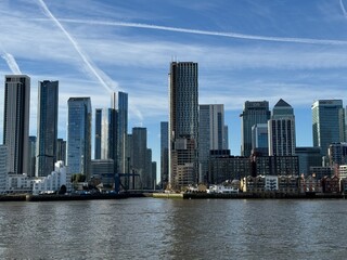Fototapeta premium Canary Wharf, London Skyscrapper View From Thames River