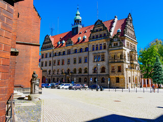 2024-05-13; New Town Hall at Plac Legnica - view from the main entrance. Poland