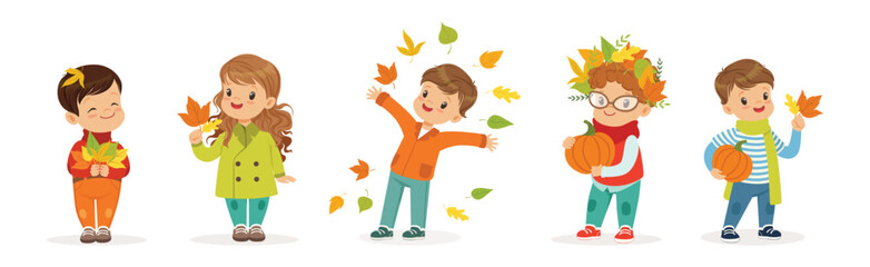 Naklejka premium Autumn Children Enjoy Outdoor Seasonal Activity Vector Set