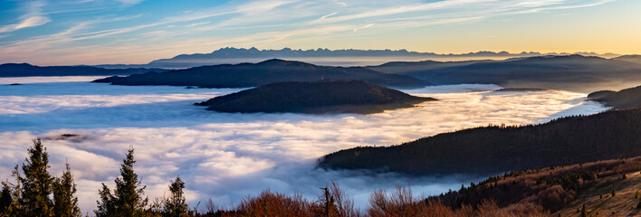 Zachód Słońca nad chmurami z Mogielicy  © grzegorz_pakula