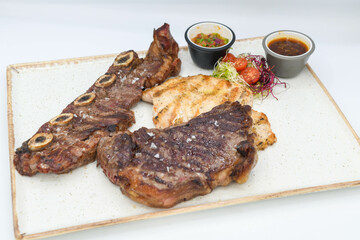 Excelentes cortes de carne de res de primera calidad.